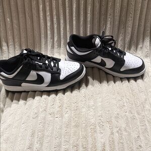 Nike Black and White Women's Sneakers